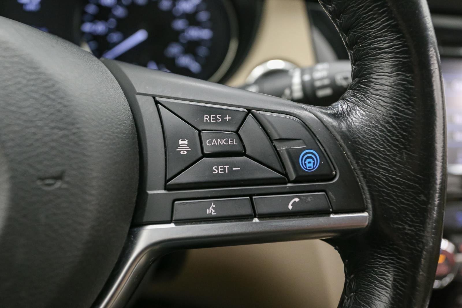 2019 Nissan Rogue SV photo 34