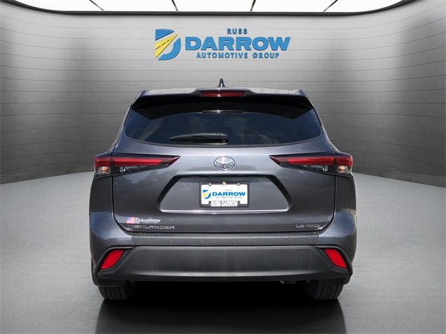 2024 Toyota Highlander LE photo 4