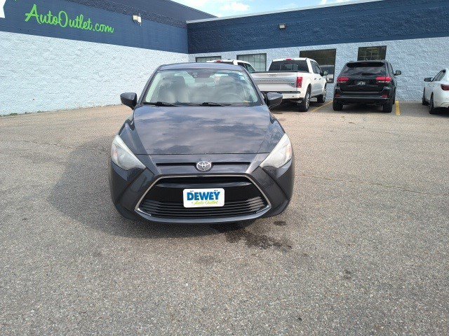 2017 Toyota Yaris iA Base photo 3