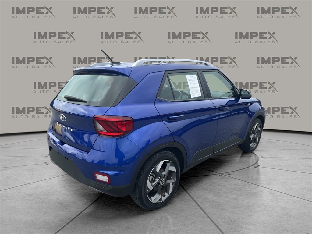 2024 Hyundai Venue SEL photo 5