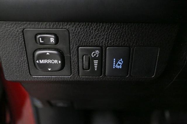 2018 Toyota RAV4 XLE photo 33
