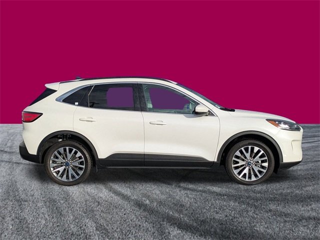 2022 Ford Escape Titanium photo 3