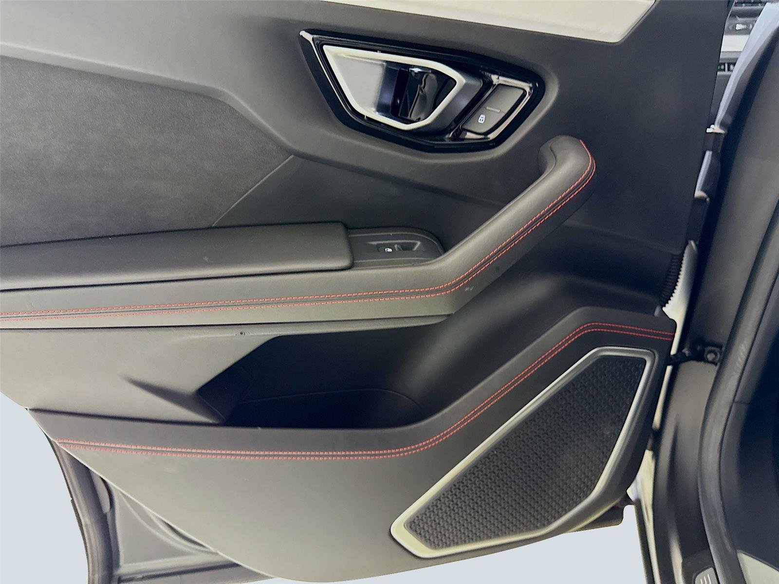 2020 Lamborghini Urus photo 25