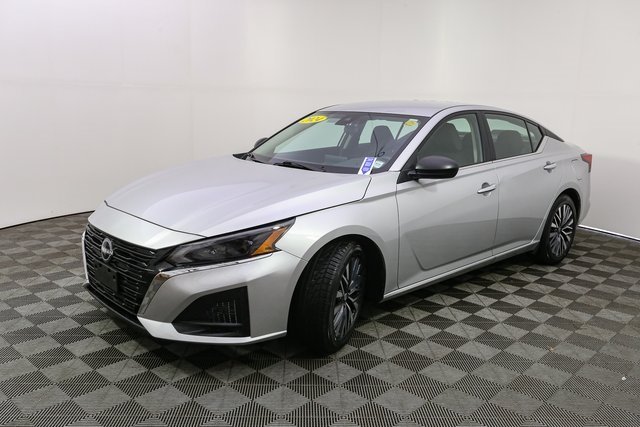2024 Nissan Altima 2.5 SV photo 3