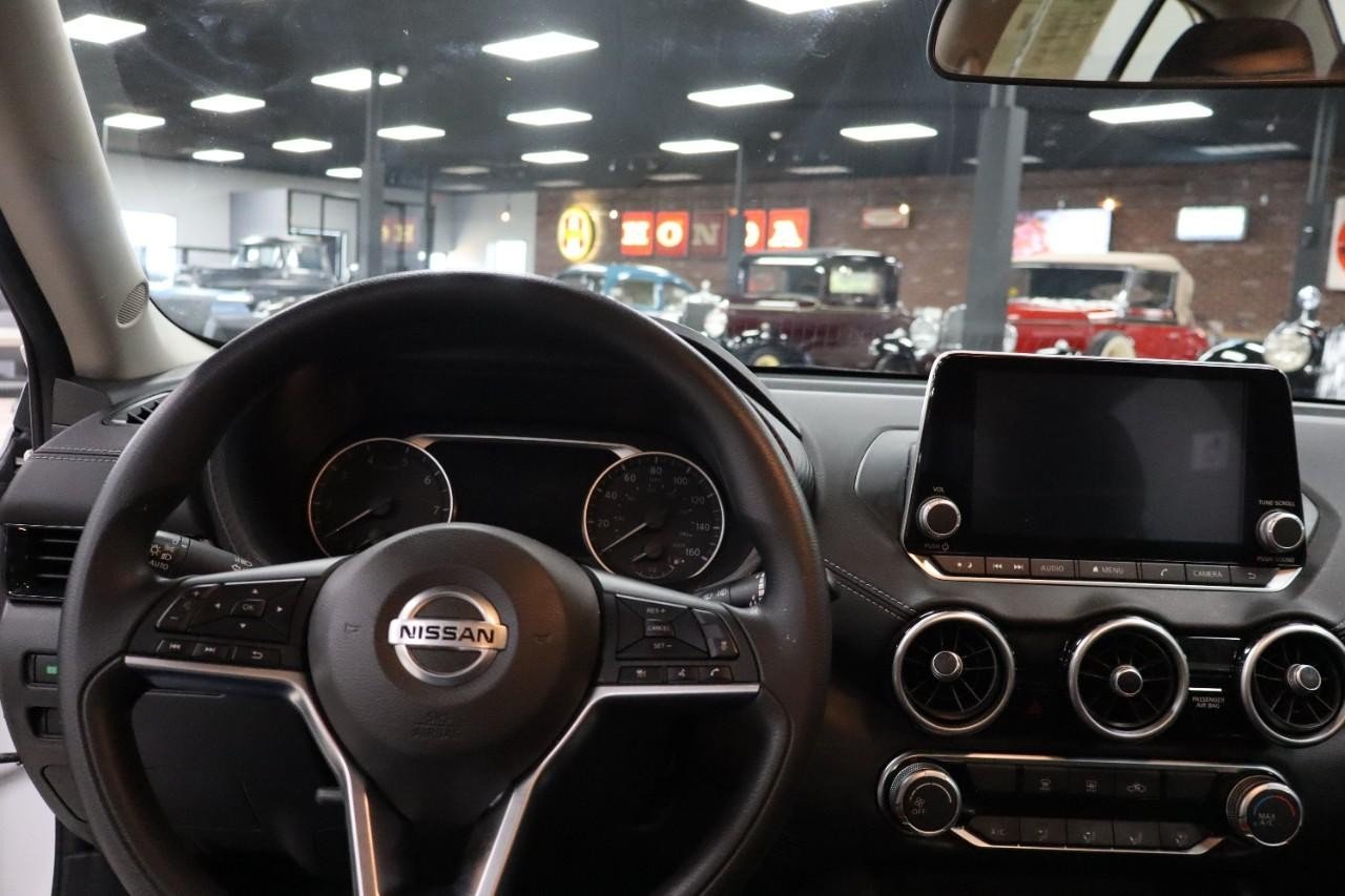 2025 Nissan Sentra SV photo 10