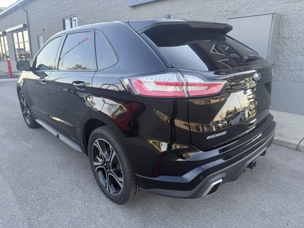 2019 Ford Edge ST photo 3