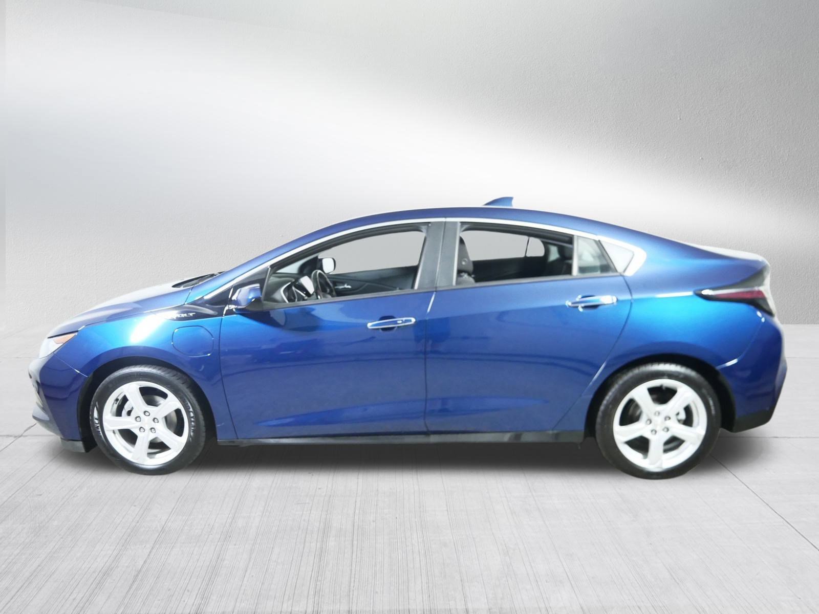 2019 Chevrolet Volt LT photo 4