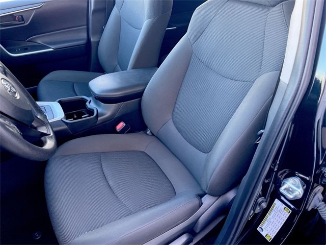 2024 Toyota RAV4 LE photo 3