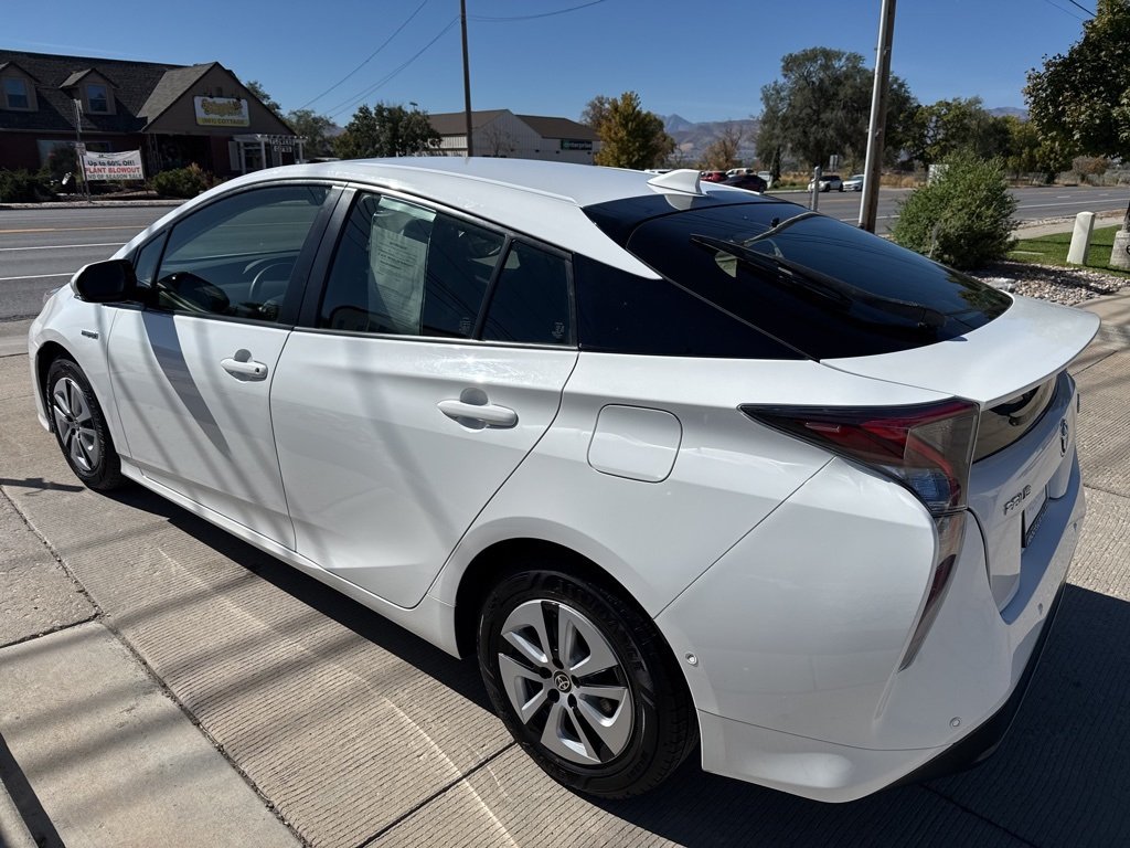 2018 Toyota Prius One Two photo 4