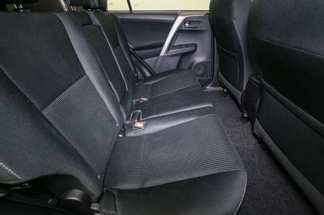 2014 Toyota RAV4 XLE photo 15