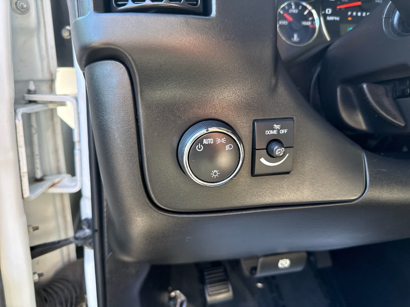 2016 Chevrolet Express LS photo 16