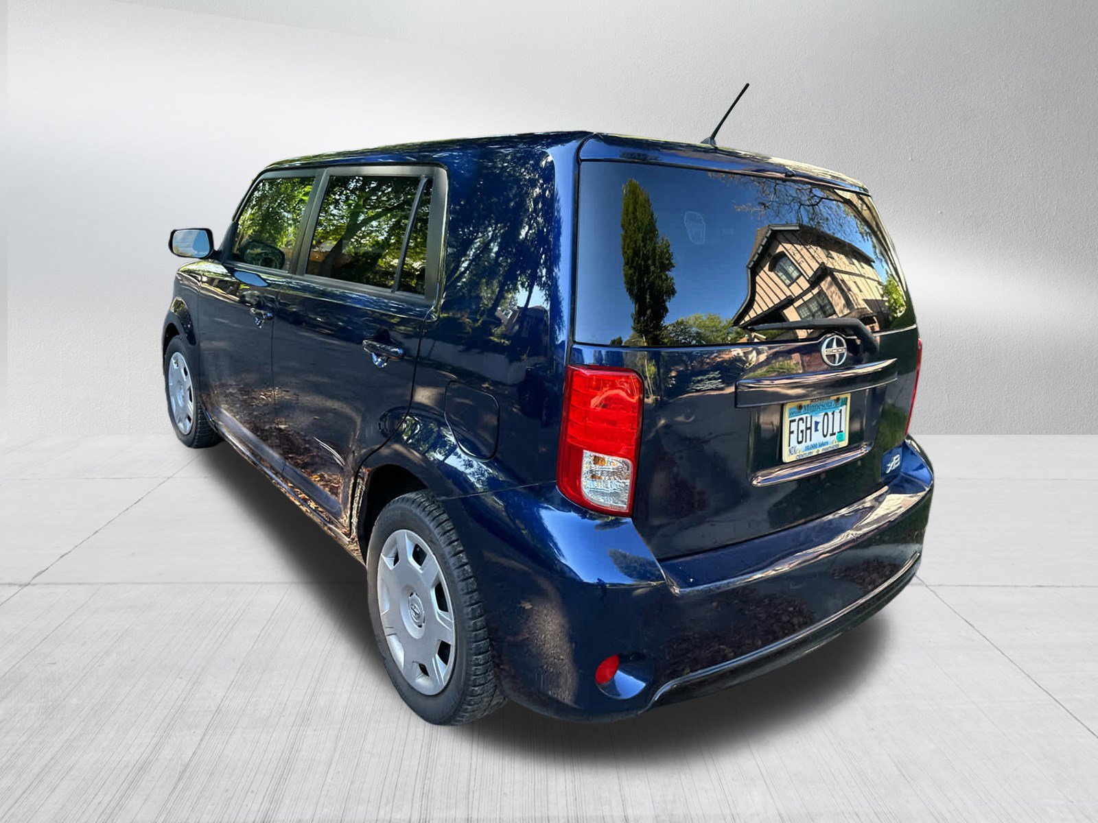 2014 Scion xB photo 2