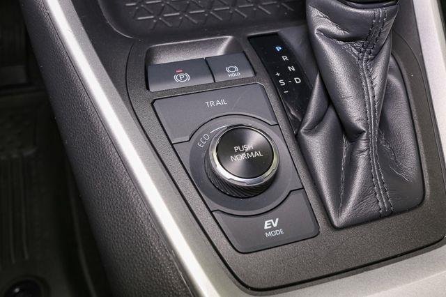 2022 Toyota RAV4 Hybrid LE photo 25
