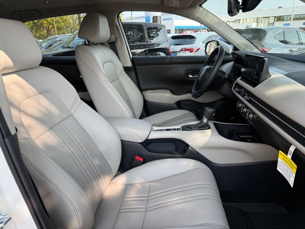 2025 Honda HR-V EX-L photo 22