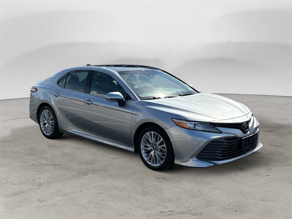 2018 Toyota Camry XLE V6 photo 7