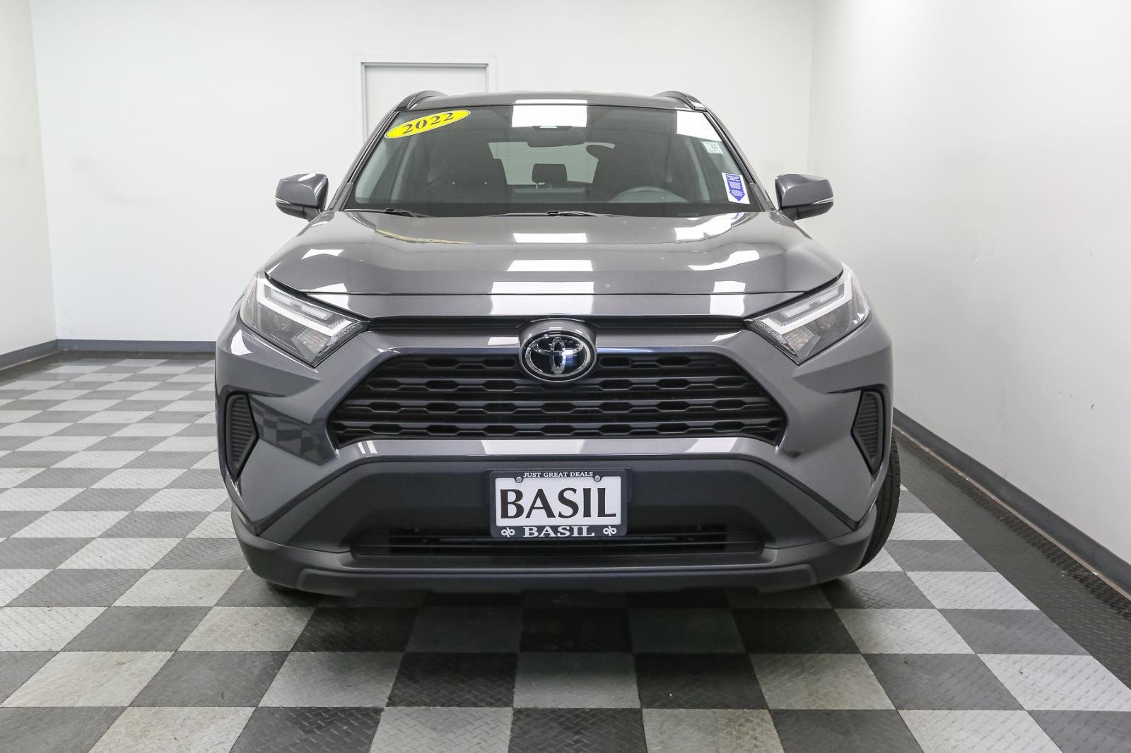 2022 Toyota RAV4 XLE photo 3
