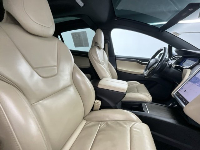 2016 Tesla Model X 90D photo 14