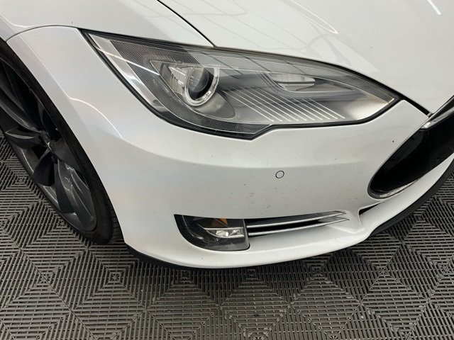 2014 Tesla Model S photo 23