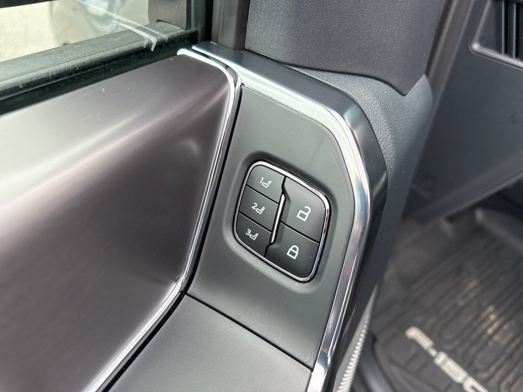 2025 Ford F-150 Platinum photo 10
