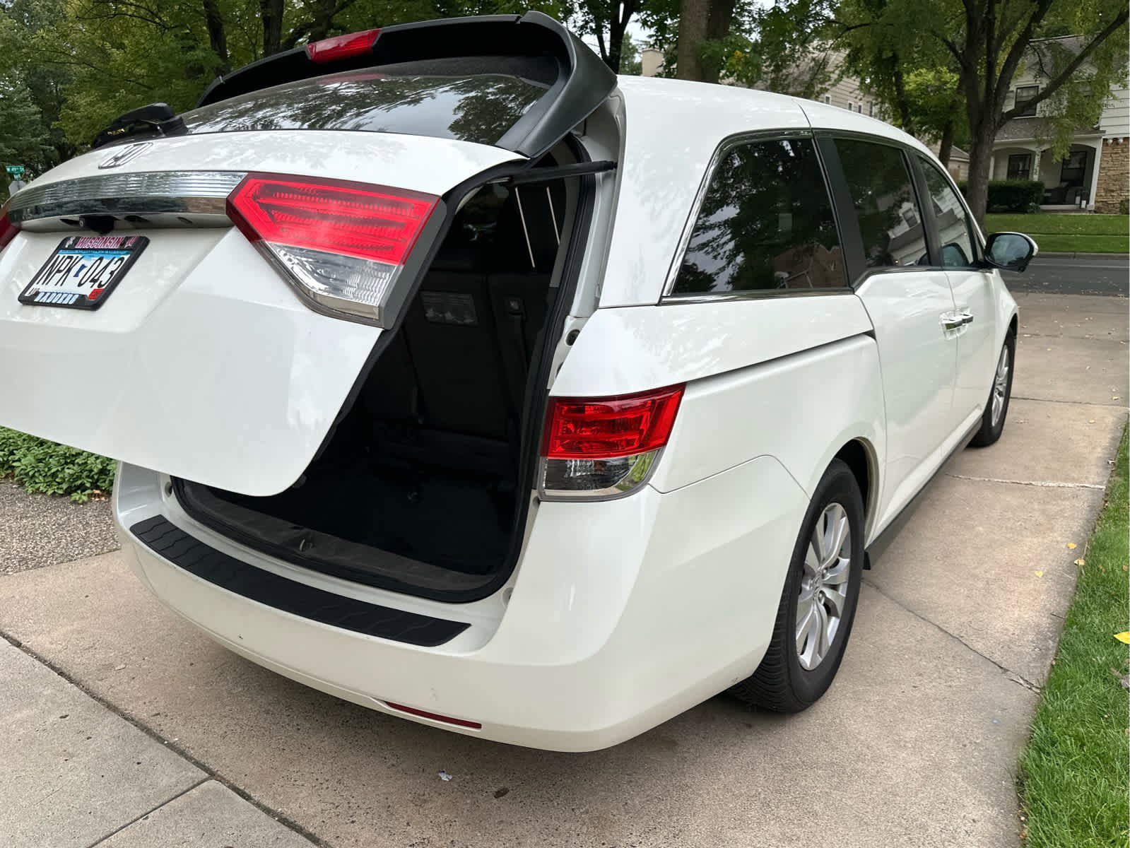 2015 Honda Odyssey EX-L photo 3