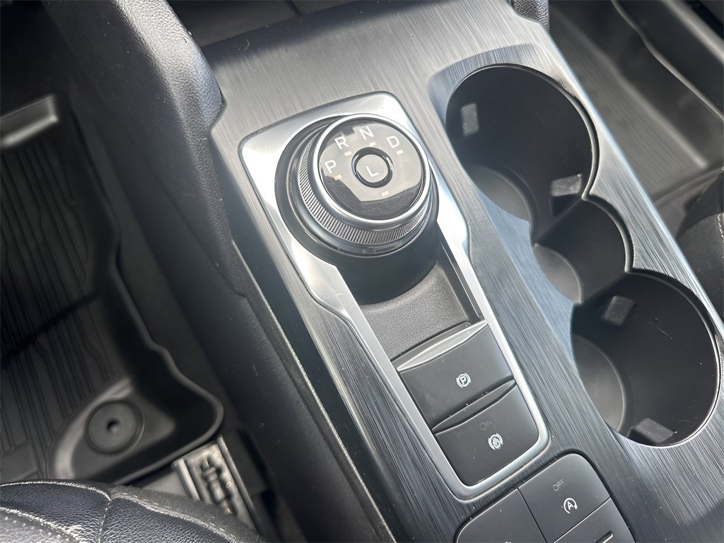 2022 Ford Escape SEL photo 16