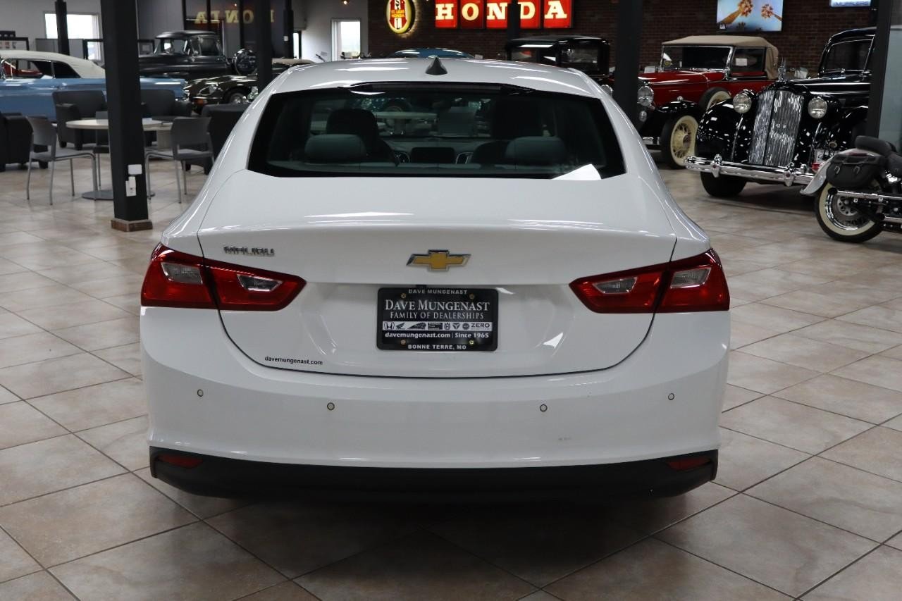 2020 Chevrolet Malibu LS photo 4