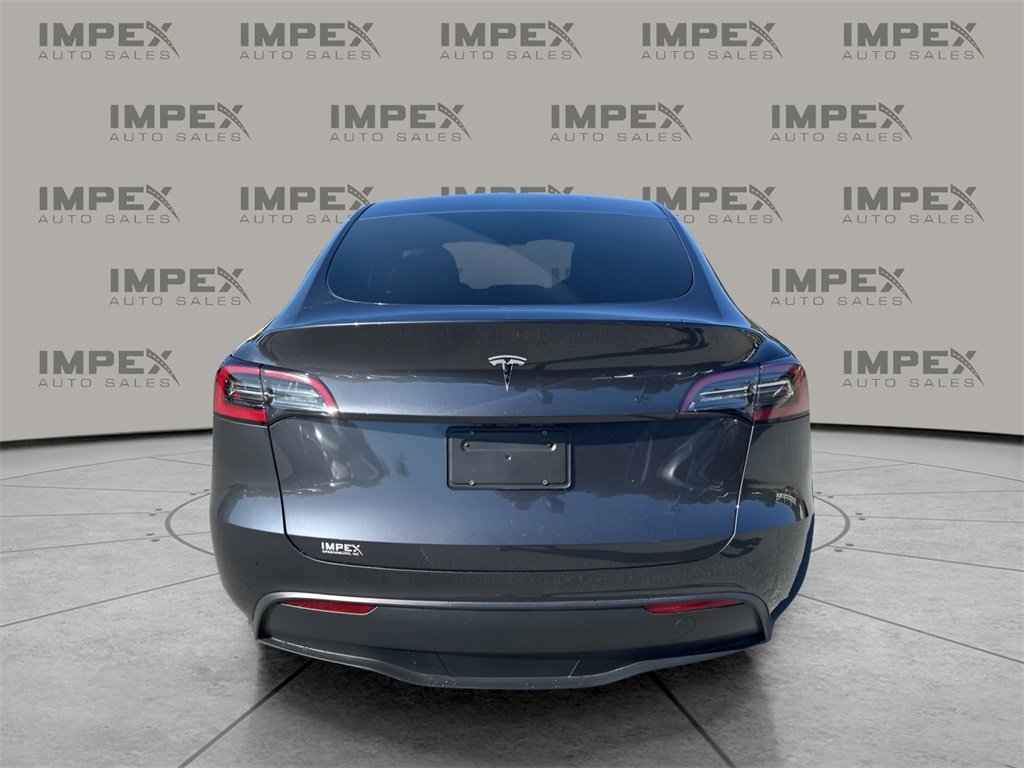 2024 Tesla Model Y Long Range photo 4