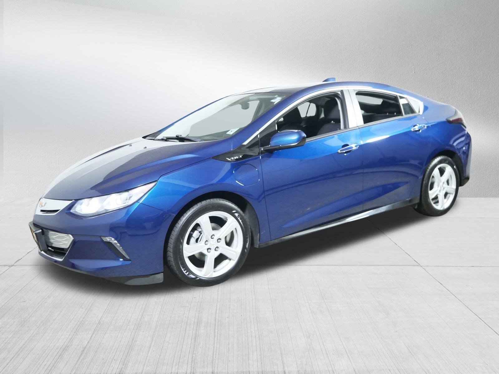 2019 Chevrolet Volt LT photo 3