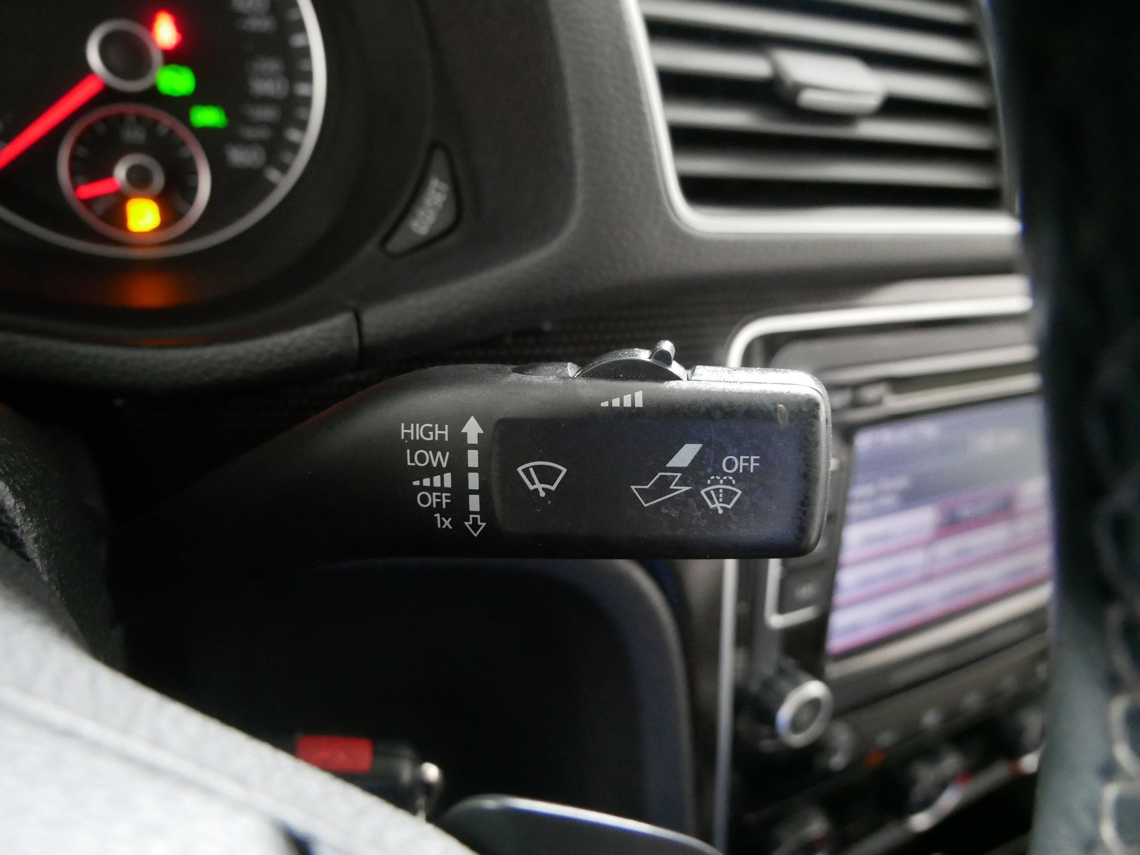 2015 Volkswagen Passat SE photo 27