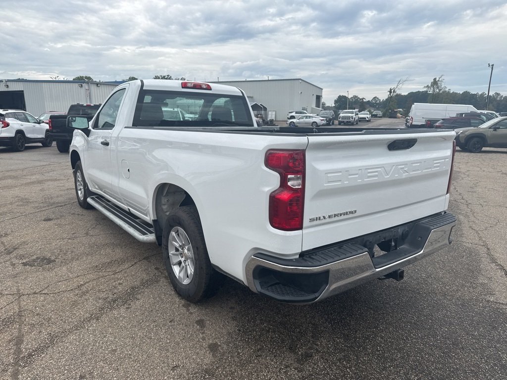 2024 Chevrolet Silverado 1500 photo 2