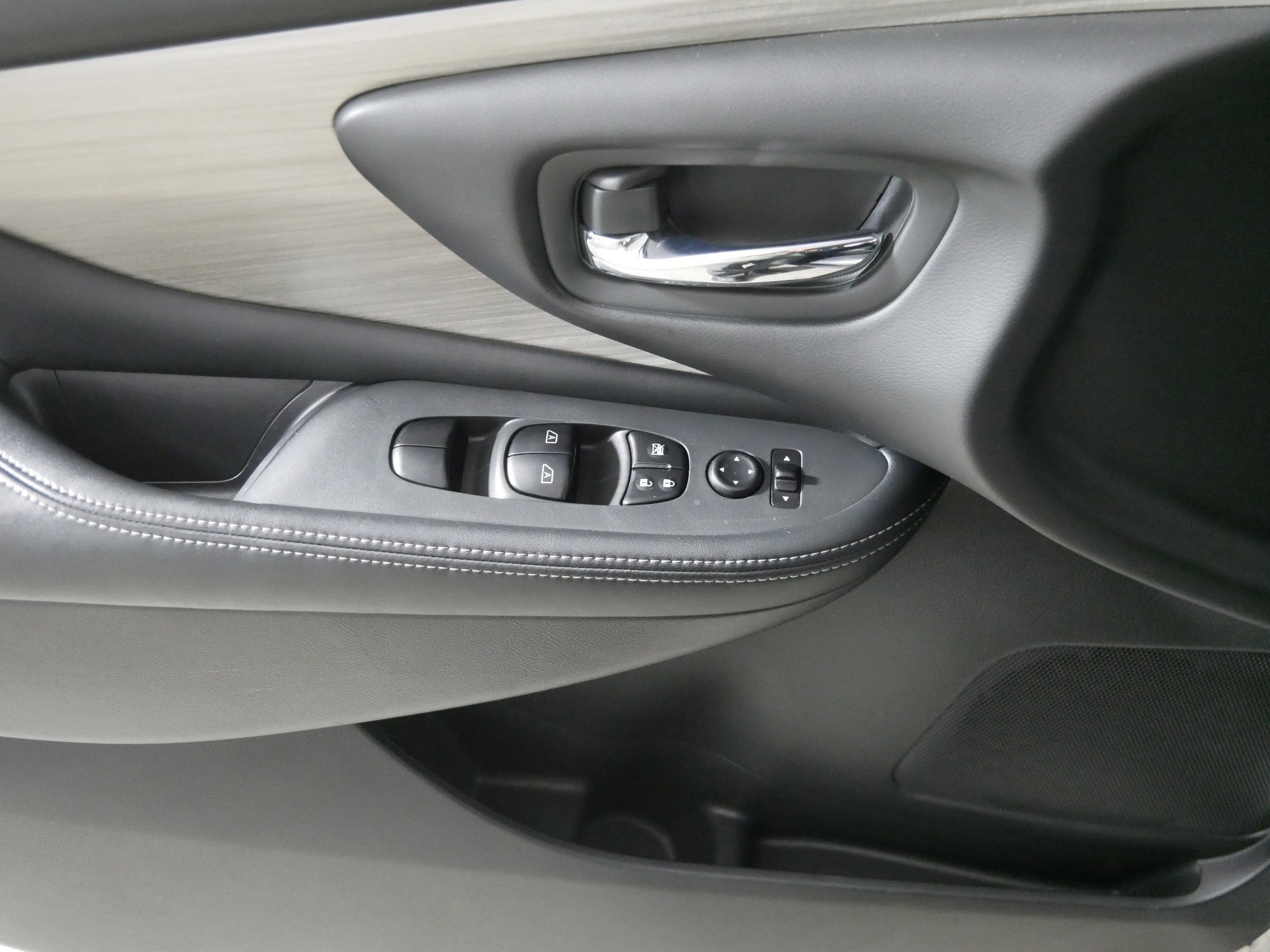 2017 Nissan Murano S photo 18