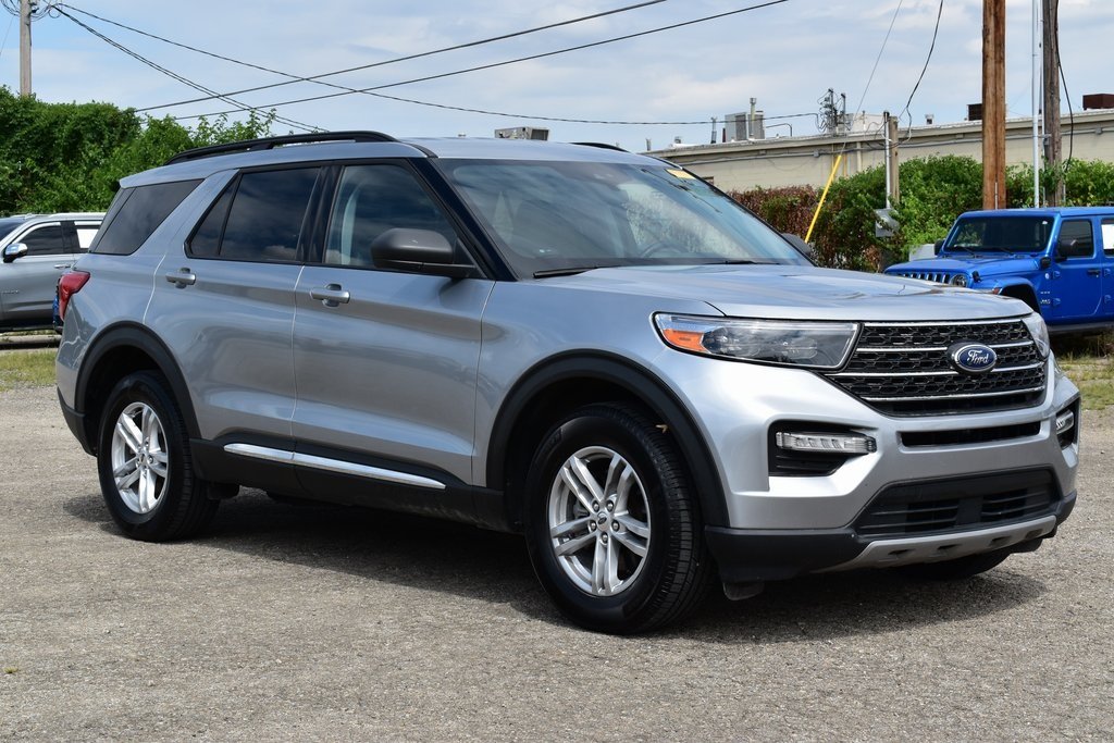 2022 Ford Explorer XLT photo 3