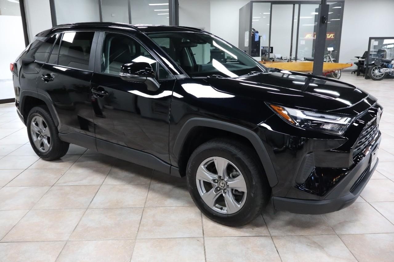 2024 Toyota RAV4 XLE photo 6