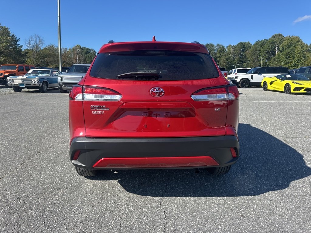 2023 Toyota Corolla Cross LE photo 4