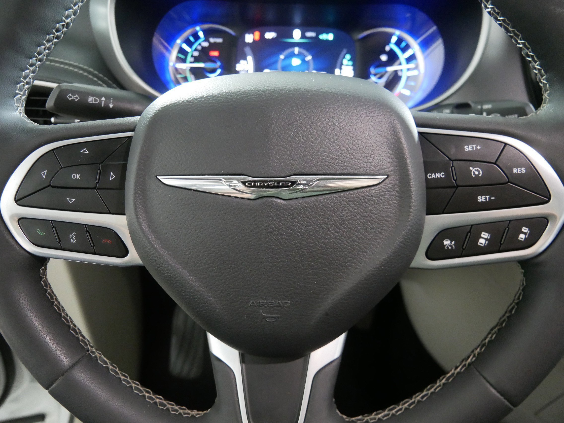 2022 Chrysler Pacifica Hybrid Touring L photo 22