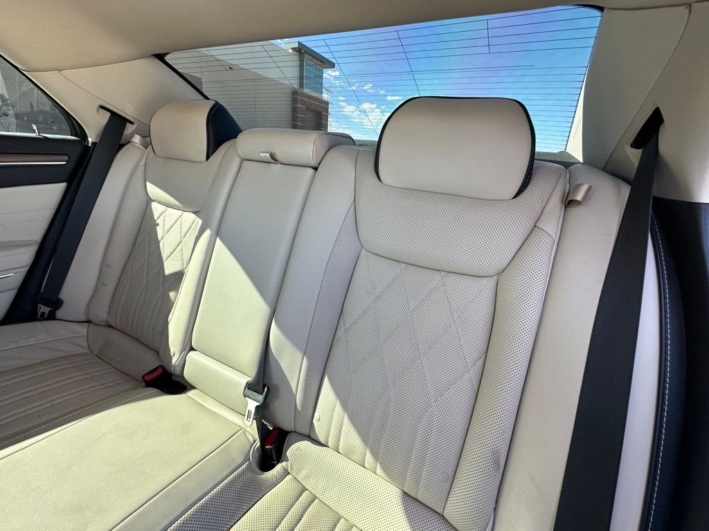2018 Chrysler 300 C photo 4