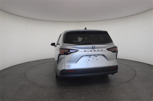 2023 Toyota Sienna XLE photo 14