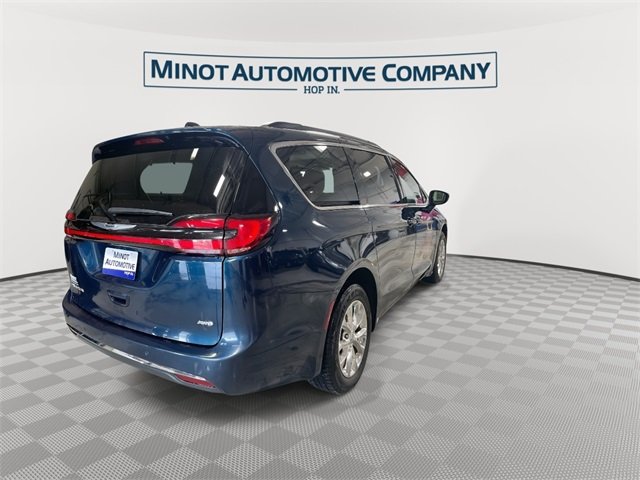 2022 Chrysler Pacifica Touring L photo 8