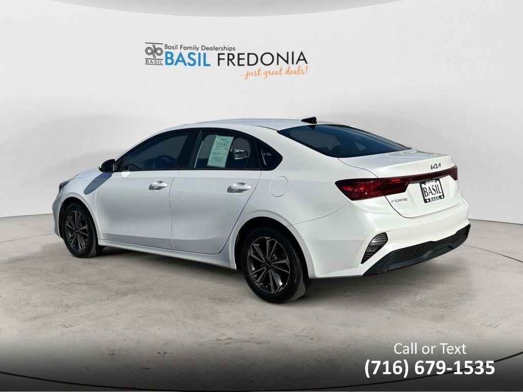 2024 Kia Forte LXS photo 3