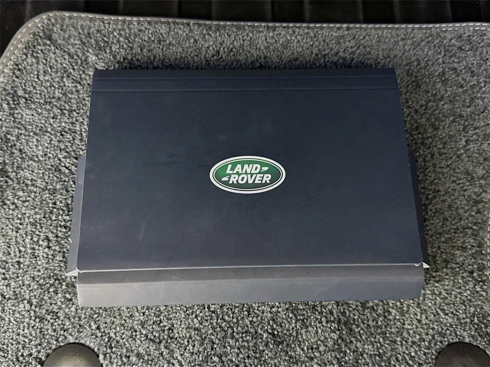 2024 Land Rover Defender X-Dynamic SE photo 32