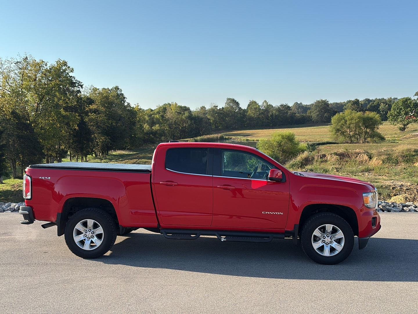 2017 Gmc Canyon SLE photo 2