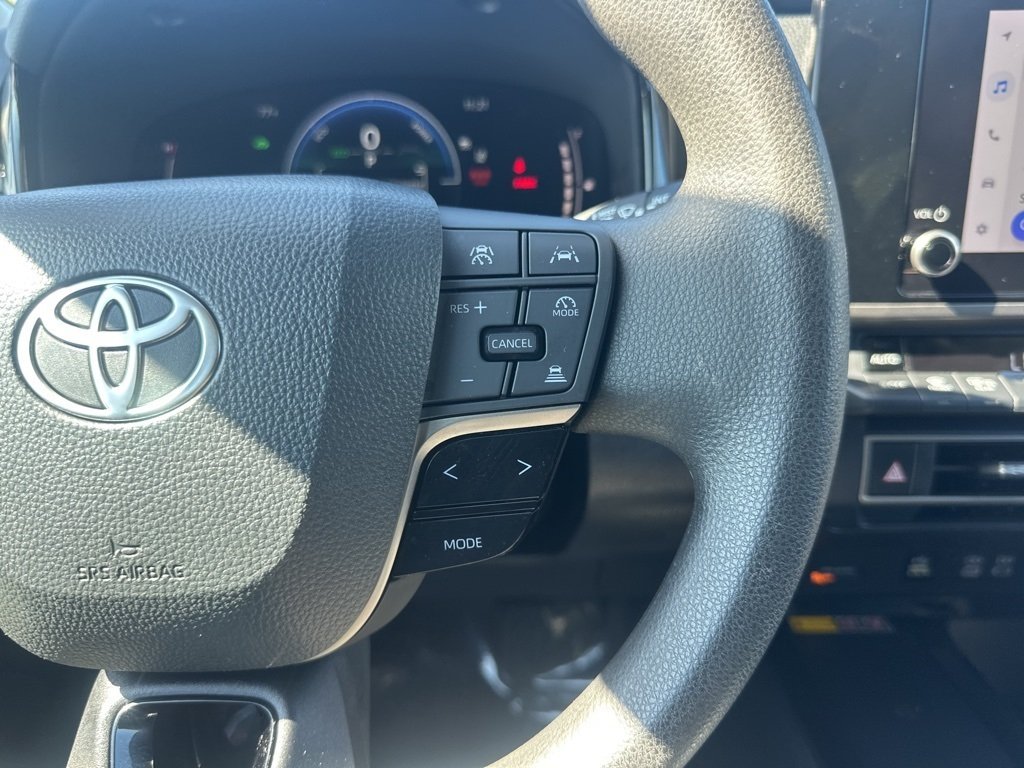 2025 Toyota Camry LE photo 14