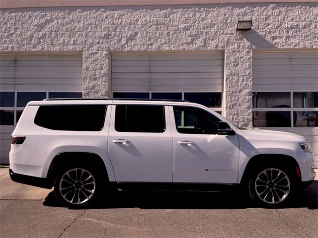 2023 Jeep Wagoneer Series II photo 2
