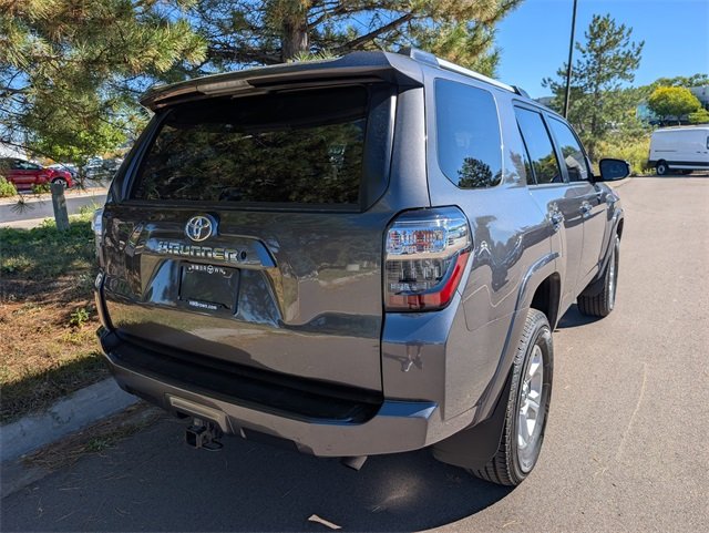 2019 Toyota 4Runner SR5 photo 3