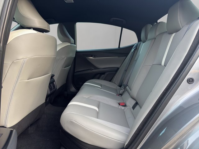 2025 Toyota Camry SE photo 13