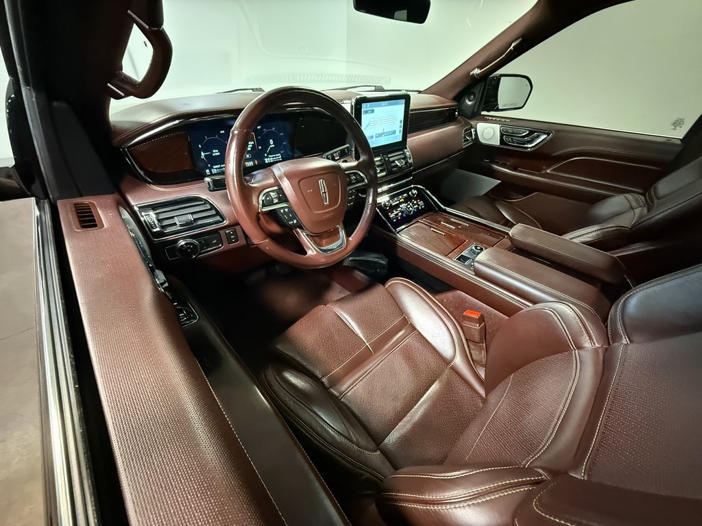 2021 Lincoln Navigator Black Label photo 2