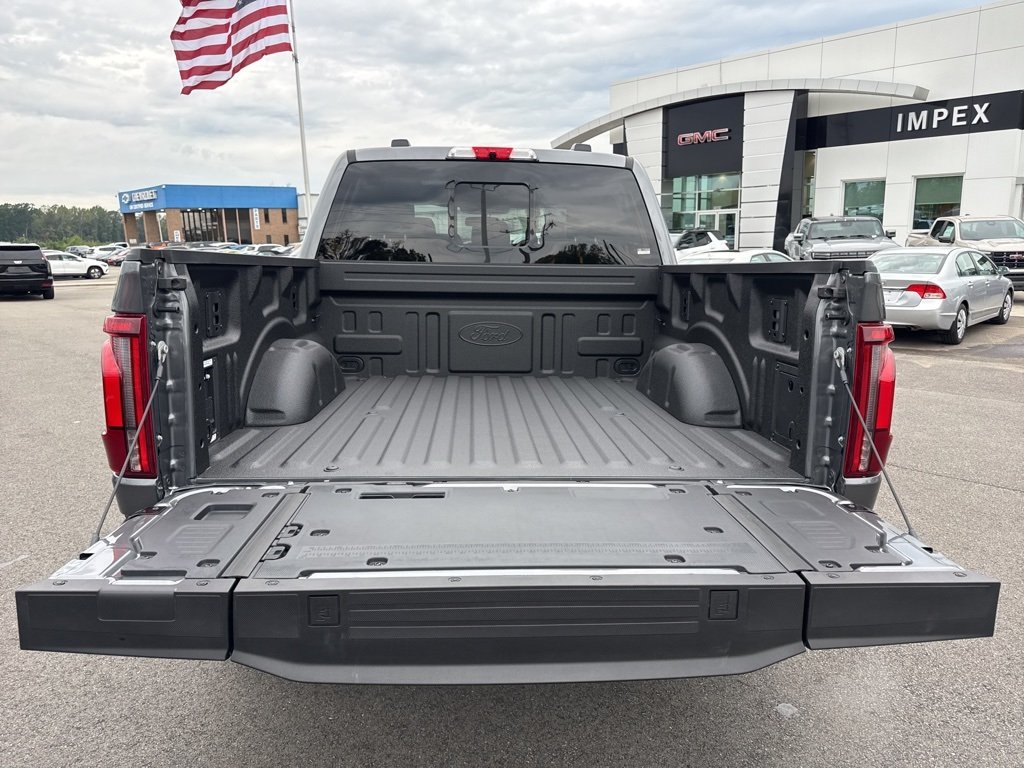 2025 Ford F-150 Platinum photo 30