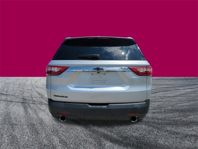 2021 Chevrolet Traverse LS photo 3