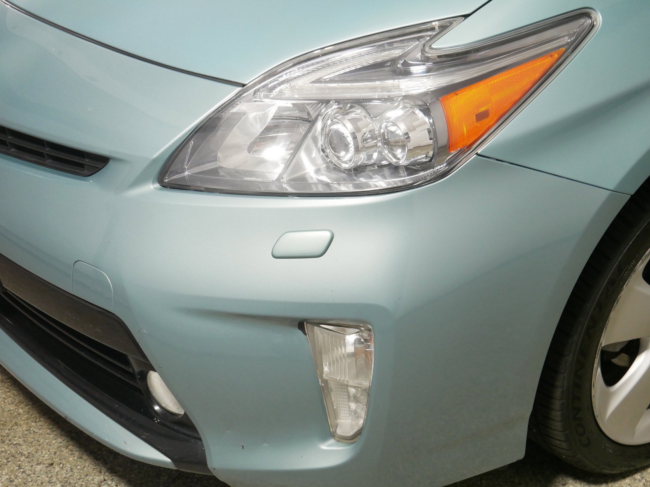 2015 Toyota Prius Five photo 16