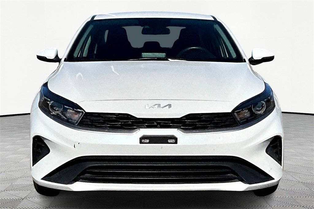2023 Kia Forte LXS photo 3